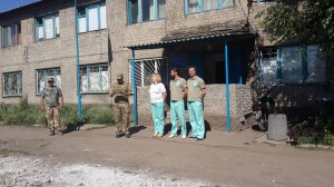 До вручення подяк - боєць АТО, командир військової частини, Дубнова Л.Ю., Палій О.М., Дубнов А.В. До вручення подяк - боєць АТО, командир військової частини, Дубнова Л.Ю., Палій О.М., Дубнов А.В.